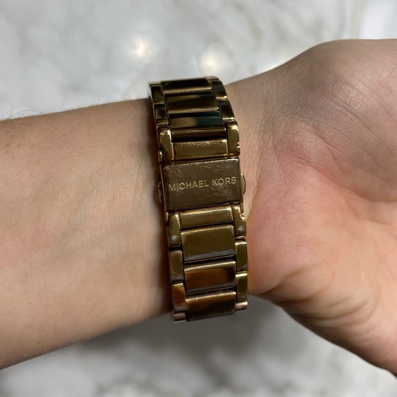 Gold Michael Kors watch - Picture 5 of 6